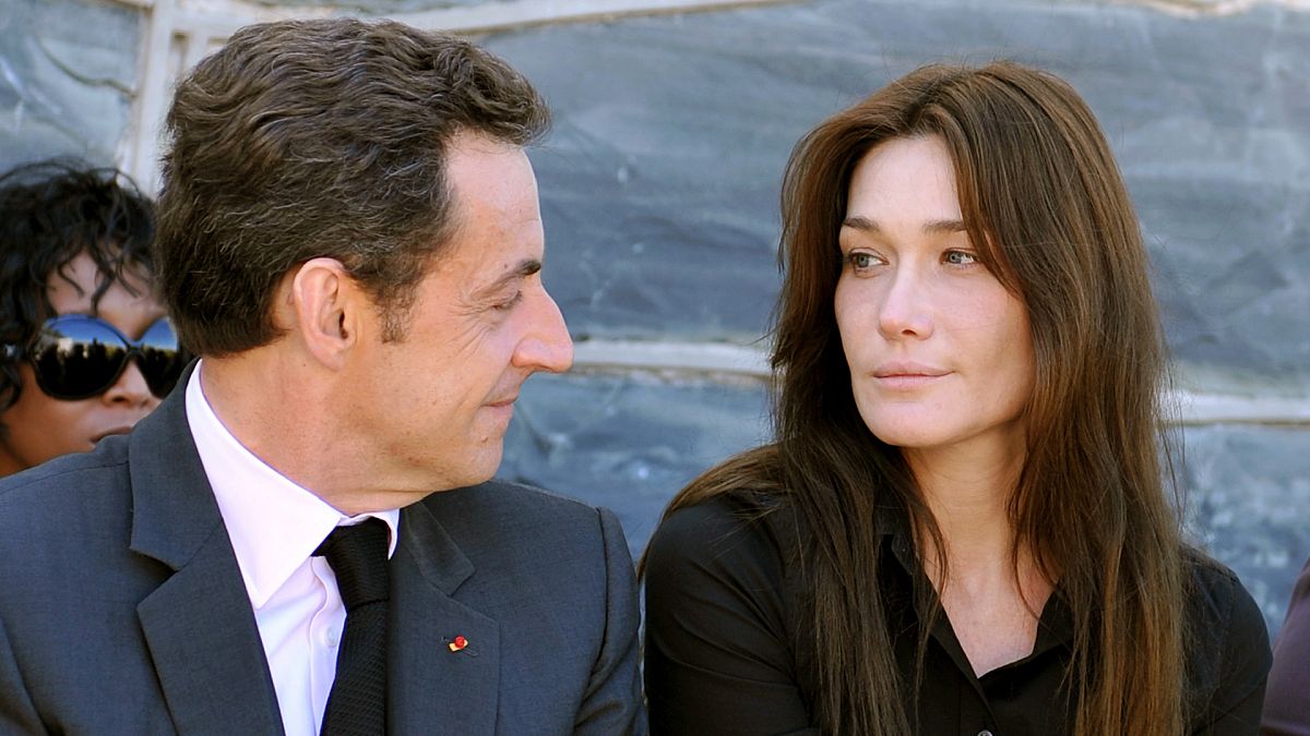 Carla Bruni, Sarkozy'nin seçim kampanyasının yasadışı finansmanı davasında tanığı yanıltmakla suçlandı