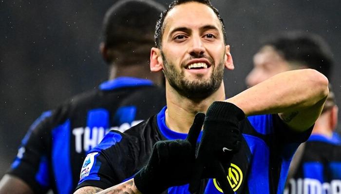 Hakan Çalhanoğlu Inter formasıyla tarih yazdı ve İtalya şampiyonu oldu!  İtalya Serie A