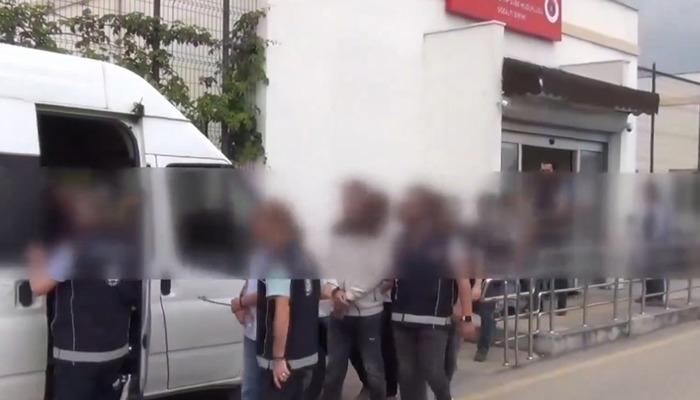 Yüksek miktarda döviz ve TL ile yakalandılar!  2 ilde göçmen kaçakçılarına operasyon