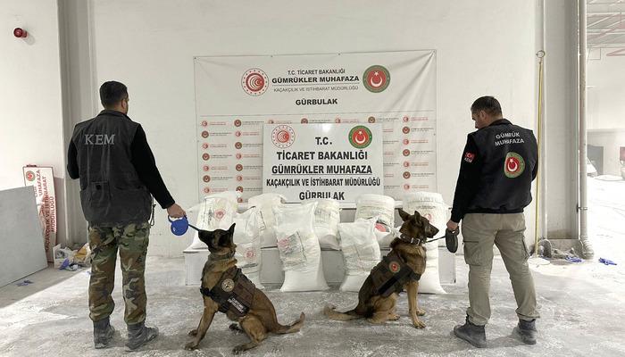 İran'dan Türkiye'ye girecekti! 3 tırda rekor uyuşturucu ele geçirildi