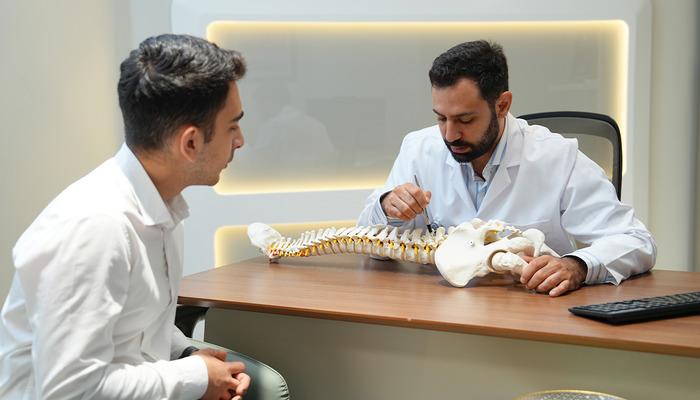Yeni nesil bel fıtığı ameliyatı: 1 santimlik kesiyle yürüyerek taburcu! Bel fıtığında endoskopik cerrahiyle ağrısız hızlı iyileşme...
