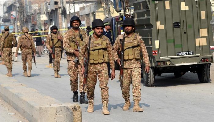 Pakistan'daki 4 farklı saldırıda 8'i güvenlik görevlisi 11 kişi öldü