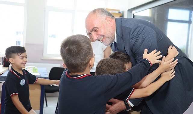 Başkan İbrahim Sandıkçı öğrencilerin yüzünü güldürdü - GÜNDEM