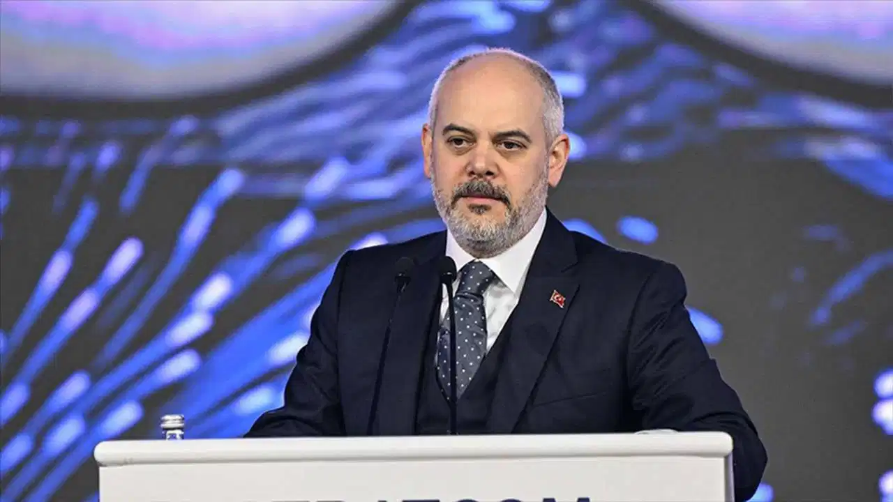 'İhanet sorusuna 'evet' yanıtı, sarayın danışmanını fena kızdırdı - Son Dakika Türkiye Haberleri