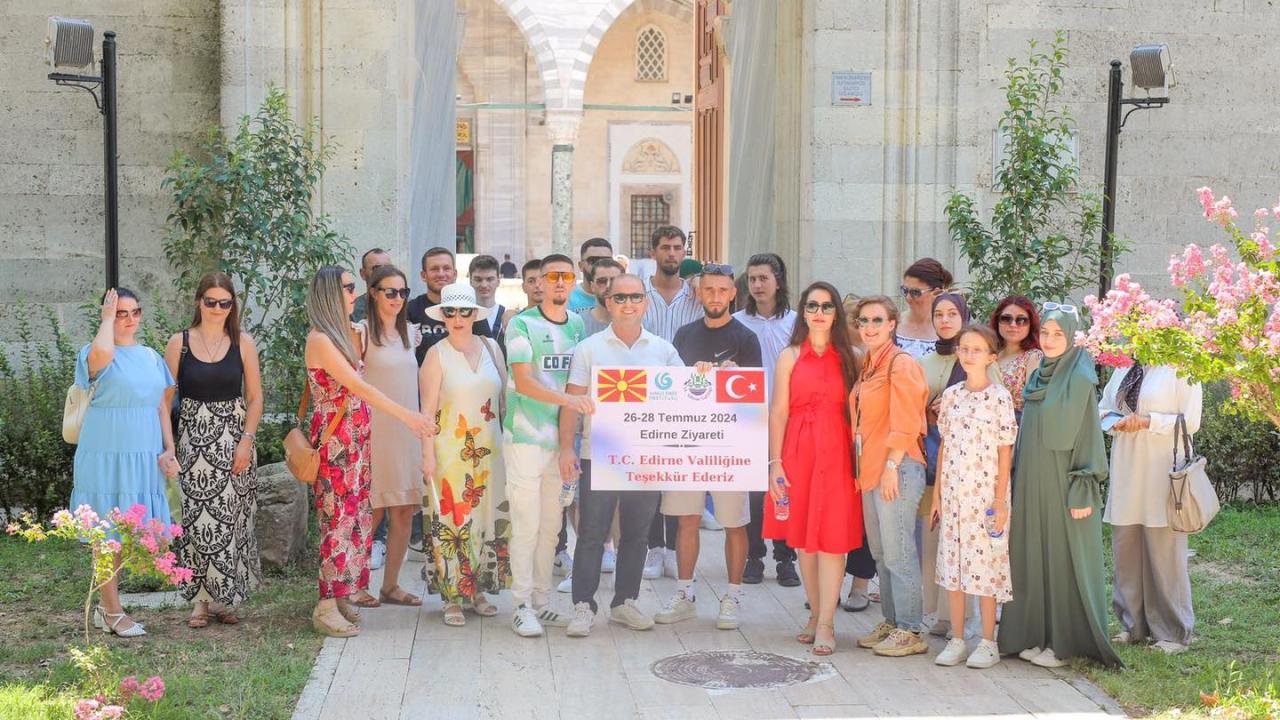 Kuzey Makedonyalı kursiyerler Edirne'deki tarihi ve kültürel mekanları gezdi