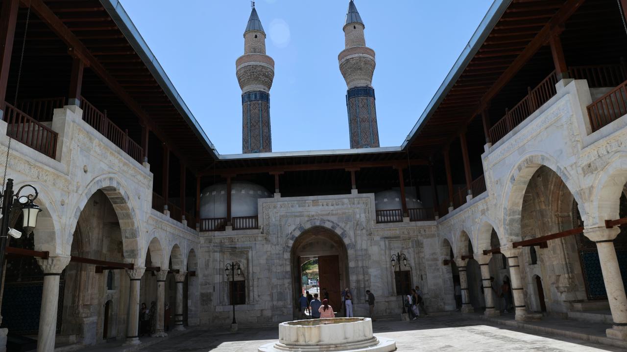 "Mavi Medrese" restorasyonun ardından yaklaşık 371 bin ziyaretçiyi ağırladı