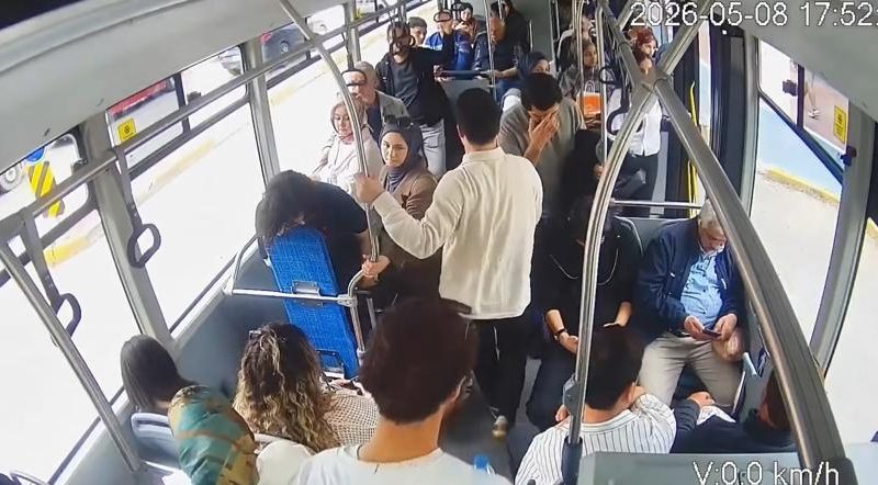 Şoför sürdü, sağlık çalışanı müdahale etti: Otobüste panik anlar