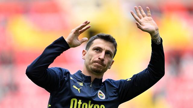 Fenerbahçe'den Mert Hakan Yandaş'a Yeni Sözleşme ve Çarpıcı gelişme