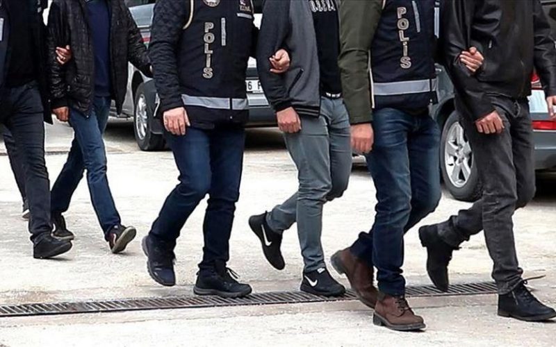 İzmir'deki yolsuzluk soruşturmasında yeni gelişme. Veli Ağbaba'nın ağabeyi dahil iki kişi gözaltında